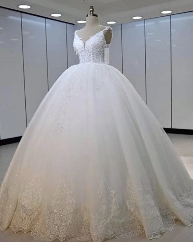 Tulle Wedding Dress Ball Gown Deep V Neck Lace Appliques Simple Wedding Dress