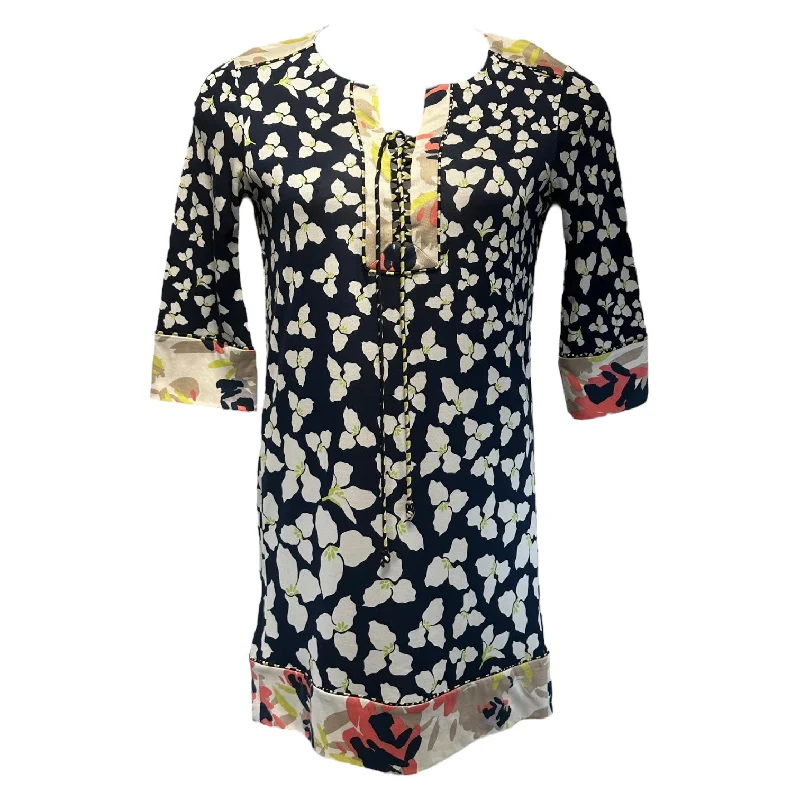 Trella 100% Silk Floral Lace Up 3/4 Sleeve Dress Designer By Diane Von Furstenberg In Floral Print, Size: 6 Smocked floral dresses